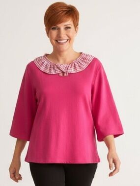 Elizabeth Wilson Fuchsia Knit Tunic with Gingham  Collar Ruffle Accent